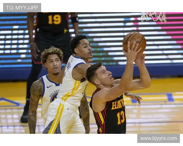 勇士与老鹰激战三月十九日球迷期待精彩对决与精彩表现